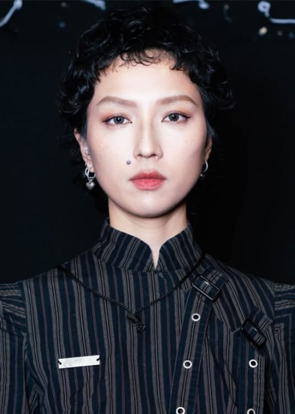 Diary of the Hostess 黃蛹 台灣 台灣酒與妹仔人文藝術推廣協會共同創辦人 Co-Founder, Diary of the Hostess, Taiwan